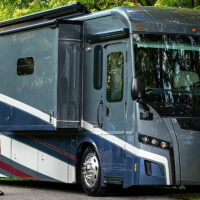 Recreational Vehicle with air ride leveling system